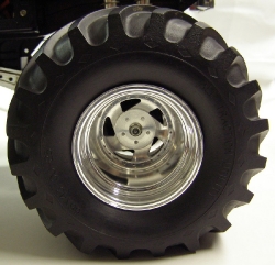 Tamiya Clodbuster 58065 Blue and Chrome - Aluminum Rim Close-Up