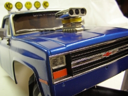 Tamiya Clodbuster 58065 Blue and Chrome - Grill and Front Bowtie Close-Up