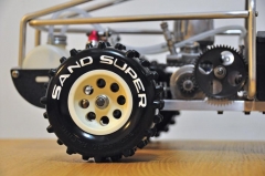 Kyosho Vanning - Right Rear Tire Closeup